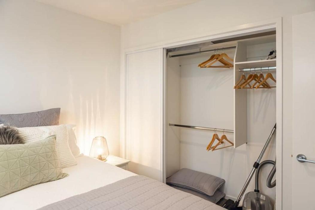 Modern 1 Bedroom Apartment Across From Hagley Park Крайстчърч Екстериор снимка