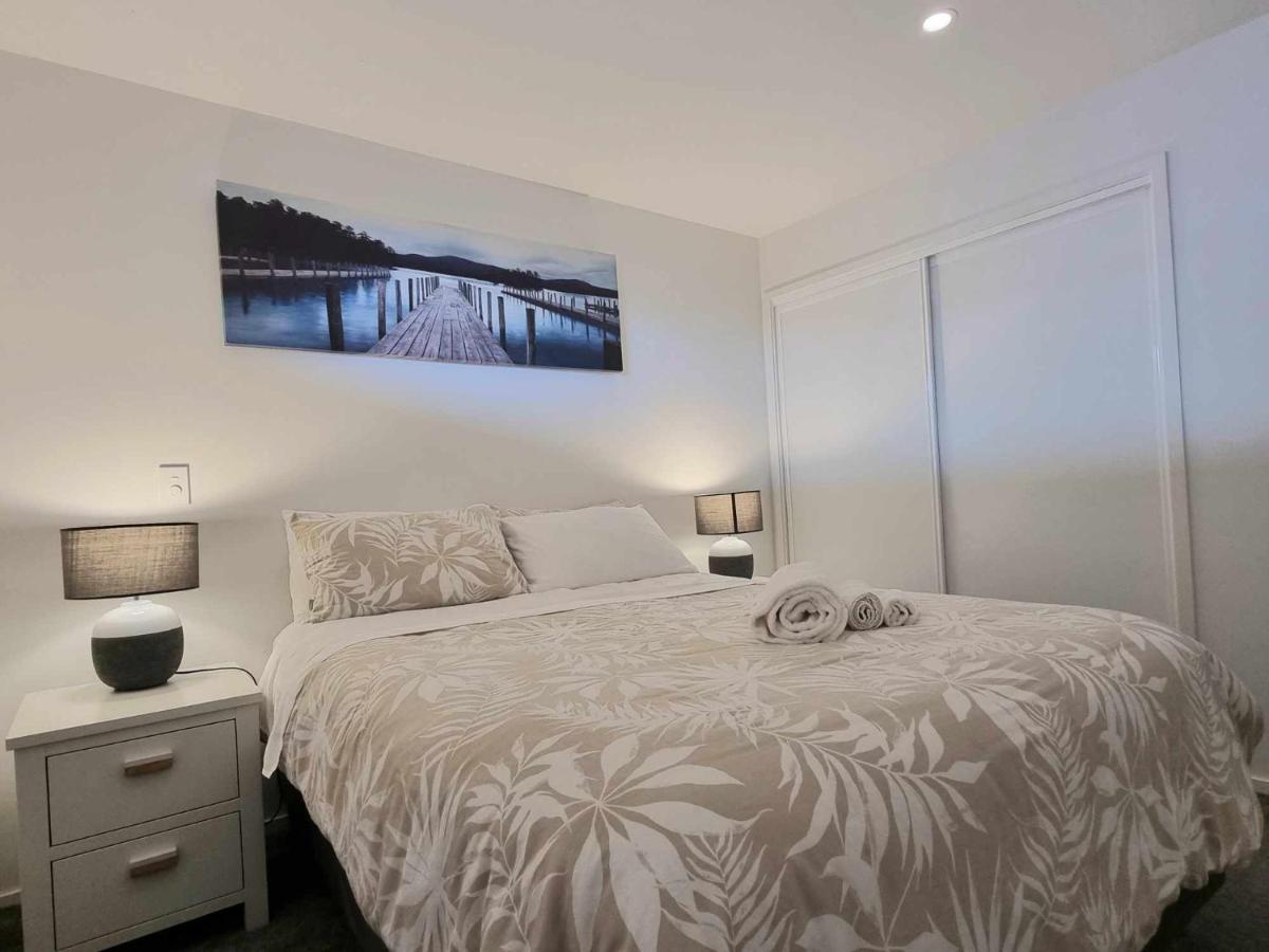 Modern 1 Bedroom Apartment Across From Hagley Park Крайстчърч Екстериор снимка